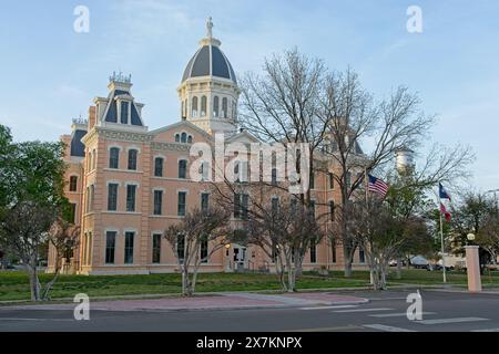 1886 Presidio County Courthouse im Stil des Second Empire – Marfa Texas, April 2024 Stockfoto