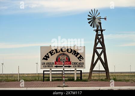 Mitte, auf halbem Weg zwischen Los Angeles und Chicago, Route 66, Adrian, Texas Stockfoto