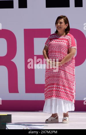 Mexiko-Stadt, Mexiko. Mai 2024. Der Kandidat für die Präsidentschaft Mexikos, Xochitl Galvez von der Koalition "Fuerza y ??Corazon por Mexico", führt eine Wahlkampfkundgebung mit dem Namen "Pink Tide" auf dem Hauptplatz von Mexico City Zocalo durch. Am 19. Mai 2024 in Mexiko-Stadt, Mexiko (Foto: Luis Barron/Eyepix Group/SIPA USA) Credit: SIPA USA/Alamy Live News Stockfoto