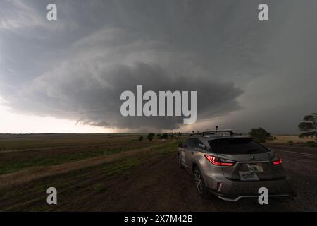 Butler, USA. Mai 2024. Ein gefährlicher Tornado warnte Supercell in Butler, Custer County Oklahoma, USA am 19. Mai 2024. (Foto: Scott Schilke/SIPA USA) Credit: SIPA USA/Alamy Live News Stockfoto