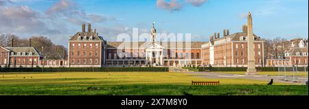 Royal Hospital Chelsea, London das Royal Hospital Chelsea, das, offenbar übersetzt wie „für die Unterstützung und Erleichterung von Veteranen gebrochen durch Alter und Wa Stockfoto