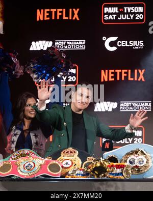 Arlington, Usa. Mai 2024. Amanda Serrano und Katie Taylor Pressekonferenz in Arlington, Texas am 16. Mai 2024 vor ihrem großen Boxspiel im AT&T Stadium in Arlington, Texas am 20. Juli 2024. (Foto: Kory Savage/SIPA USA) Credit: SIPA USA/Alamy Live News Stockfoto