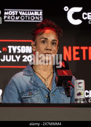 Arlington, Usa. Mai 2024. Amanda Serrano und Katie Taylor Pressekonferenz in Arlington, Texas am 16. Mai 2024 vor ihrem großen Boxspiel im AT&T Stadium in Arlington, Texas am 20. Juli 2024. (Foto: Kory Savage/SIPA USA) Credit: SIPA USA/Alamy Live News Stockfoto