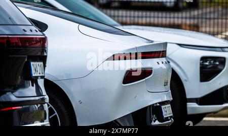 Göteborg, Schweden - 01. März 2024: Heck von Xpeng Elektroautos in einem Händlerbetrieb Stockfoto