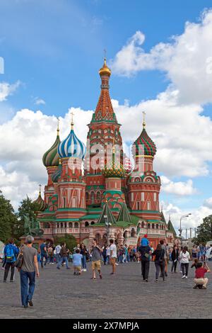 Moskau, Russland - 07. Juli 2018: Die Kathedrale von Vassilij dem Erhabenen (russisch Собор Василия Блаженного), allgemein bekannt als Basilius-Kathedrale, ist ein Ort Stockfoto