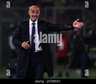 Bologna, Italien. Mai 2024. Juventus-Cheftrainer Paolo Montero trainiert während eines Fußballspiels der Serie A zwischen Bologna und dem FC Juventus in Bologna, Italien, am 20. Mai 2024. Quelle: Augusto Casasoli/Xinhua/Alamy Live News Stockfoto
