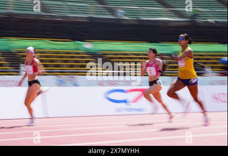 Kobe, Japan. Mai 2024. Li Lu (C) aus China tritt am 21. Mai 2024 beim 400 m langen T47-Finale der Frauen an der Para Athletics Weltmeisterschaft in Kobe, Japan, an. Quelle: Zhang Xiaoyu/Xinhua/Alamy Live News Stockfoto