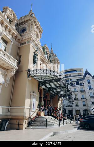 Monaco, Monaco - 14. Mai 2023: Die Fassade des berühmten Kasinos Monte Carlo in Monaco Stockfoto