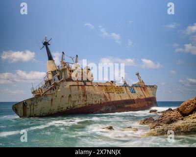 Im Mai 2024 lief Edro III. Im Dezember 2011 in der Nähe von Pegeia auf Pafos auf Zypern auf Grund. Stockfoto