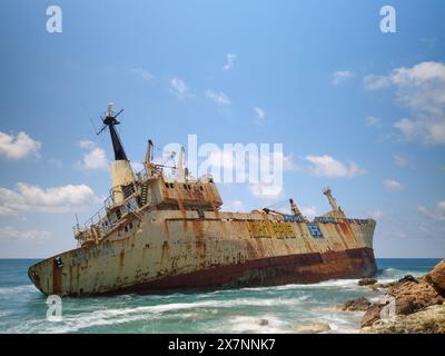 Im Mai 2024 lief Edro III. Im Dezember 2011 in der Nähe von Pegeia auf Pafos auf Zypern auf Grund. Stockfoto