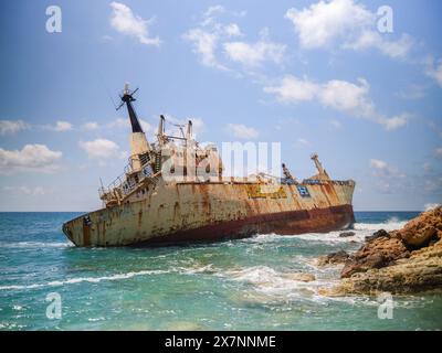 Im Mai 2024 lief Edro III. Im Dezember 2011 in der Nähe von Pegeia auf Pafos auf Zypern auf Grund. Stockfoto