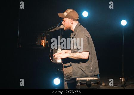 Kopenhagen, Dänemark. Mai 2024. Der isländische Sänger, Musiker und Songwriter Asgeir gibt ein Live-Konzert im Bremen Teater in Kopenhagen. (Foto: Gonzales Photo - Flemming Bo Jensen). Stockfoto