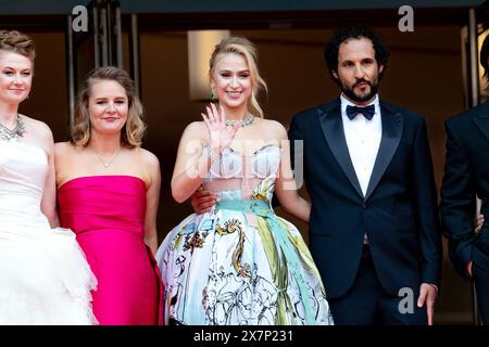 Cannes, Frankreich. Mai 2024. Julianne Forde, Ruth Treacy, Maria Bakalova, Ali Abbasi besucht den roten Teppich der Auszubildenden beim 77. Jährlichen Filmfestival von Cannes im Palais des Festivals am éà. Mai 2024 in Cannes (Frankreich) Credit: BTWImages/Alamy Live News Stockfoto