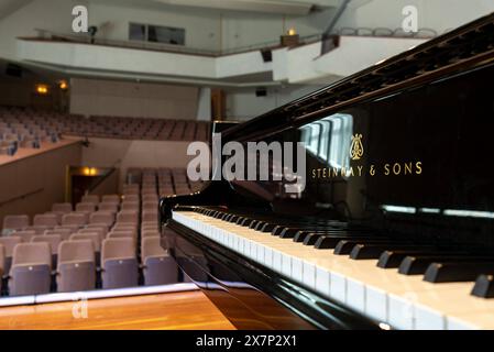 Lübeck Themenbild - Konzertsaal mit Steinway & Sons Klavier bei Jugend musiziert, 19.05.2024 Themenbild - Konzertsaal mit Steinway & Sons Klavier bei Jugend musiziert, 19.05.2024 Jugend musiziert 61. Bundeswettbewerb 2024 Deutscher Musikrat im Grossen Saal, Musikhochschule Lübeck mit Steinway D-274 Fluegel. *** Lübeck Themenbild Konzertsaal mit Steinway Sons Klavier bei Jugend musiziert, 19 05 2024 Themenbild Konzertsaal mit Steinway Sons Klavier bei Jugend musiziert, 19 05 2024 Jugend musiziert 61 Bundeswettbewerb 2024 Deutscher Musikrat im Großen Saal, Musikhochschule Lübeck mit St. Stockfoto