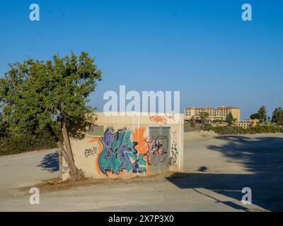 Mai 2024, Umspannwerk zur Versorgung des Coral Bay Beach in Pegeia, Pafos, Zypern. Stockfoto