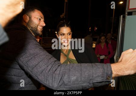 Cannes, Frankreich. 14. Mai 2024. Iris Mittenaere, Miss France 2016 und Miss Univers 2016, wird auf den Internationalen Filmfestspielen in Cannes gesehen. Stockfoto