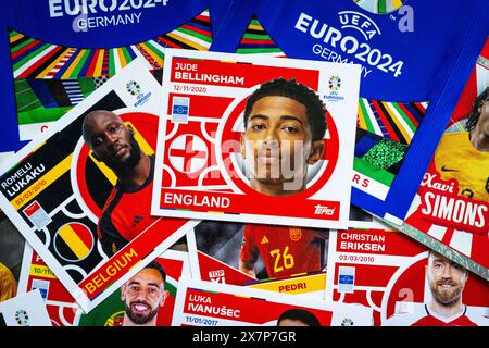 17. Mai 2024, GOUDA - Topps-Aufkleber vom Turnier der UEFA Euro 2024 in Deutschland. Auf dem Foto der Aufkleber von Jude Bellingham von England. ANP / Hollandse Hoogte / Tobias Kleuver niederlande aus - belgien aus Stockfoto