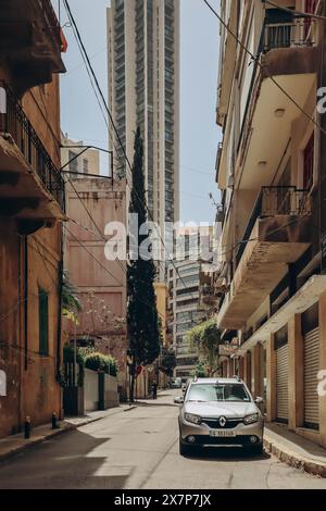 Beirut, Libanon — 24.04.2023: Alte Häuser im Bezirk Achrafieh in Beirut Stockfoto