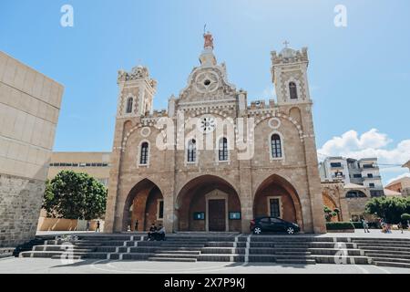 Batroun, Libanon — 24.04.2023: Maronitische Katholische Eparchie von Batroun Stockfoto