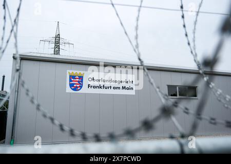 DER, Prozess gegen mutmaßliche Reichsbuerger Gruppe um Heinrich XIII. Prinz Reuß, Frankfurt am Main, 21.05.2024. Außenansicht von dem provisorischen Gerichtssaal, GER, Prozess gegen mutmaßliche Reichsbuerger Gruppe um Heinrich XIII. Prinz Reuß, Frankfurt am Main, 21.05.2024. *** DE, Prozess gegen angebliche Reichsbüchergruppe um Heinrich XIII. Fürst Reuß, Frankfurt am Main, 21 05 2024 Außenansicht des vorläufigen Gerichtssaals, GER, Prozess gegen angebliche Reichsbüchergruppe um Heinrich XIII. Fürst Reuß, Frankfurt am Main, 21 05 2024 Copyright: XEibner-Pressefoto/FlorianxWieganx EP FWD Stockfoto