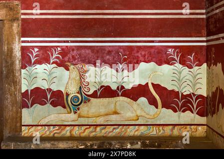 Griffin Fresko im Thronsaal, 15. Jahrhundert v. Chr., Rekonstruktion durch Arthur Evans, Palast von Minos in Knossos, in der Nähe von Heraklion (Iraklio, Iraklion), Zentralkreta, Griechenland Stockfoto