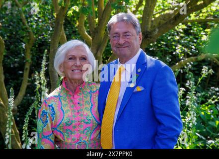 Gartendesigner und Journalist, Alan Titchmarsh mit Dame Mary Berry, englischer Essensautorin, Koch, Bäckerin und Fernsehmoderatorin. Stockfoto