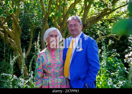 Gartendesigner und Journalist, Alan Titchmarsh mit Dame Mary Berry, englischer Essensautorin, Koch, Bäckerin und Fernsehmoderatorin. Stockfoto