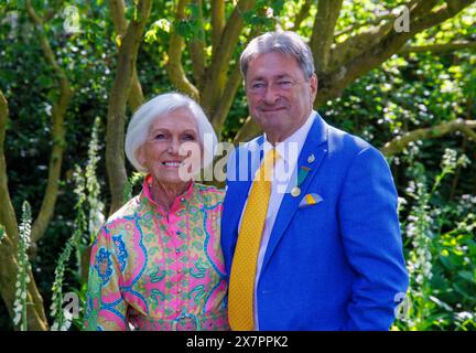 Gartendesigner und Journalist, Alan Titchmarsh mit Dame Mary Berry, englischer Essensautorin, Koch, Bäckerin und Fernsehmoderatorin. Stockfoto