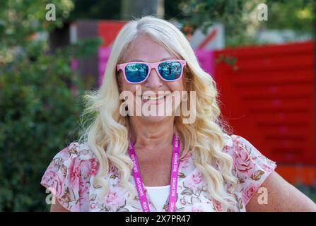 Vanessa Feltz, TV- und Radio-Persönlichkeit, bei der RHS Chelsea Flower Show. Stockfoto