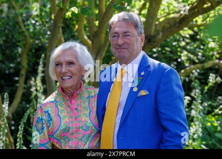 Gartendesigner und Journalist, Alan Titchmarsh mit Dame Mary Berry, englischer Essensautorin, Koch, Bäckerin und Fernsehmoderatorin. Stockfoto