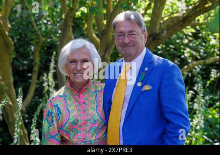 Gartendesigner und Journalist, Alan Titchmarsh mit Dame Mary Berry, englischer Essensautorin, Koch, Bäckerin und Fernsehmoderatorin. Stockfoto