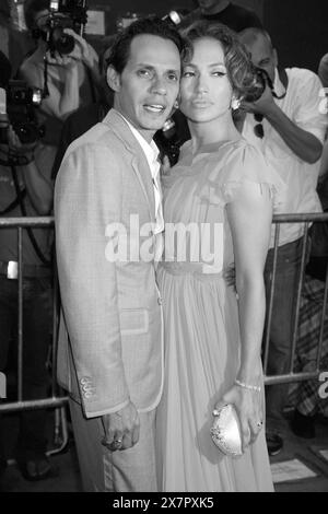 Marc Anthony und Jennifer Lopez nehmen am 26. Juli 2007 an der Premiere von „El Cantante“ im AMC Theater in New York Teil. Foto: Henry McGee/MediaPunch Stockfoto