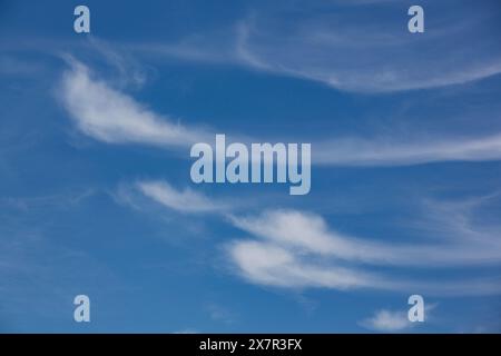 Cloud Seeding Technologie erzeugt künstlichen Regen am Himmel der VAE Stockfoto