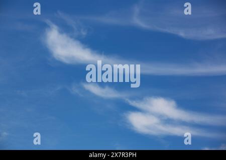 Cloud Seeding Technologie erzeugt künstlichen Regen am Himmel der VAE Stockfoto