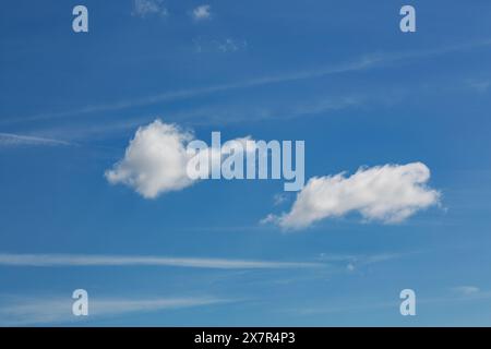 Cloud Seeding Technologie erzeugt künstlichen Regen am Himmel der VAE Stockfoto