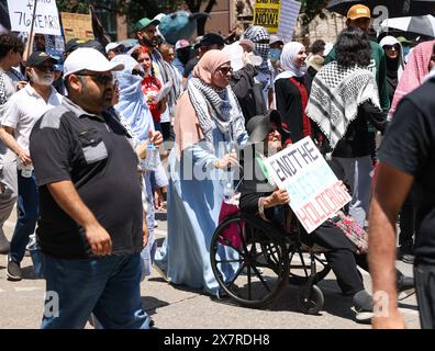 Austin, Usa . Mai 2024. Am 19. Mai 2024 versammeln sich Demonstranten vor dem Texas State Capitol in Austin, Texas. Palästinenser in ganz Texas führen Massenproteste am 76. Nakba-Tag als Reaktion auf den von den USA finanzierten Völkermord an Palästinensern in Gaza an. (Fotos von: Stephanie Tacy/SIPA USA) Credit: SIPA USA/Alamy Live News Stockfoto