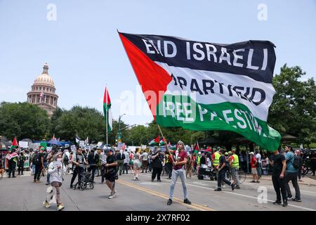 Austin, Usa . Mai 2024. Am 19. Mai 2024 versammeln sich Demonstranten vor dem Texas State Capitol in Austin, Texas. Palästinenser in ganz Texas führen Massenproteste am 76. Nakba-Tag als Reaktion auf den von den USA finanzierten Völkermord an Palästinensern in Gaza an. (Fotos von: Stephanie Tacy/SIPA USA) Credit: SIPA USA/Alamy Live News Stockfoto