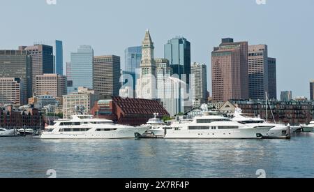Boston North End Harbor Front. Mit Blick auf den Charles River. Boston, Massachusetts, USA Stockfoto