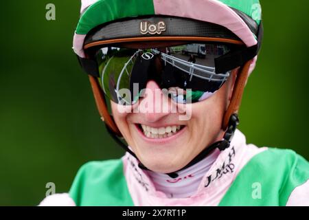 Jockey Tom Marquand vor dem Abba Fever 6. Juli Buchen Sie jetzt Handicap auf der Rennbahn Nottingham. Bilddatum: Dienstag, 21. Mai 2024. Stockfoto