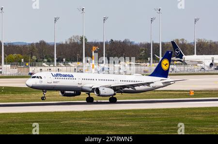 München, 6. April 2024: Ein Lufthansa Airbus A321-131 landet am Flughafen München. Registrierung D-AIRT. (Foto: Andreas Haas/dieBildmanufaktur Stockfoto