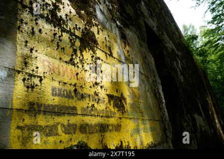 Ketrzyn, Gierloz, Polen - 11. Mai 2024 - Goring's Bunker bei Wolf's Lügner Stockfoto