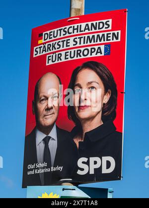 Lauchringen, 19. Mai 2024: Ein Wahlplakat der SPD mit Bundeskanzler Olaf Scholz und Spitzenkandidaten Stockfoto