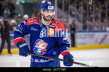 Zürich, 20. April 2024: #8 Willy Riedi, Verteidiger ZSC Lions. (Foto: Andreas Haas/dieBildmanufaktur) Stockfoto