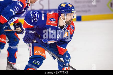 Zürich, 20. April 2024: #4 Patrick Geering, Verteidiger und Kapitän der ZSC Lions. (Foto: Andreas Haas/dieBildmanufaktur) Stockfoto