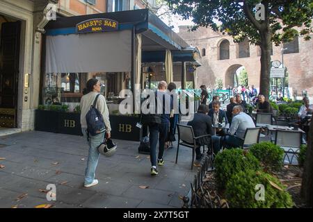 Esterni del locale in cui &#xe8; avvenuta l'aggressione Harry's Bar Via Veneto dolce vita, Il Paparazzo Rino Barillari aggredito da Gerard Depardieu, Martedi 21 Maggio 2024 Roma, Italia ( Foto Francesco Benvenuti /LaPresse) Außenansicht der Bar, in der der der Angriffstheke Harry's Bar Via Veneto dolce vita, Paparazzo Rino Barillari angegriffen von Gerard Depardieu, Dienstag, 21. Mai 2024 Rom, Italien ( Foto Francesco Benvenuti /LaPresse) Esterni del locale in cui &#xe8; avvenuta l'aggressione Harry's Bar Via Veneto dolce vita, Il Paparazzo Rino Barillari aggredito da Gerard Depardieu, Martedi 21 Stockfoto