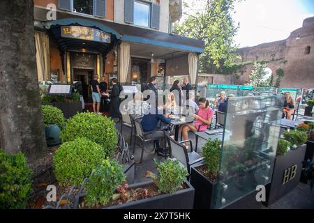 Esterni del locale in cui &#xe8; avvenuta l'aggressione Harry's Bar Via Veneto dolce vita, Il Paparazzo Rino Barillari aggredito da Gerard Depardieu, Martedi 21 Maggio 2024 Roma, Italia ( Foto Francesco Benvenuti /LaPresse) Außenansicht der Bar, in der der der Angriffstheke Harry's Bar Via Veneto dolce vita, Paparazzo Rino Barillari angegriffen von Gerard Depardieu, Dienstag, 21. Mai 2024 Rom, Italien ( Foto Francesco Benvenuti /LaPresse) Esterni del locale in cui &#xe8; avvenuta l'aggressione Harry's Bar Via Veneto dolce vita, Il Paparazzo Rino Barillari aggredito da Gerard Depardieu, Martedi 21 Stockfoto