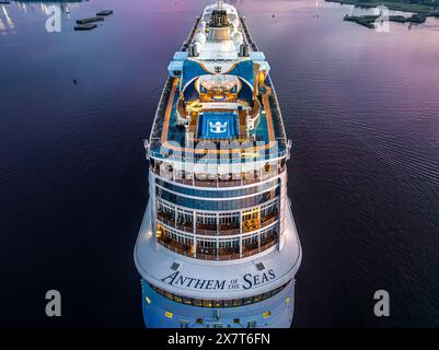 Southampton, Großbritannien - 12. Mai 2024 Royal Caribbean Cruise Ship Anthem of the Seas kommt im Hafen an Stockfoto