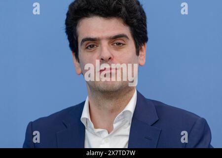 Versammlungsrecht deckt Hochschulprotest gegen Gaza-Krieg 2024 2011-05-21 Deutschland, Berlin - Bundespressekonferenz zu den Protesten an Hochschulen gegen den Krieg in Gaza. Im Bild Prof. Michael Barenboim, Professor für Ensemblespiel und Violine an der Barenboim-Said Akademie. *** Versammlungsrecht umfasst Protest der Universität gegen den Gaza-Krieg 2024 05 21 Deutschland, Berlin Bundespressekonferenz zu den Protesten an Universitäten gegen den Gaza-Krieg im Bild Prof. Michael Barenboim, Professor für Ensemblespiel und Violine an der Barenboim Said Akademie Stockfoto