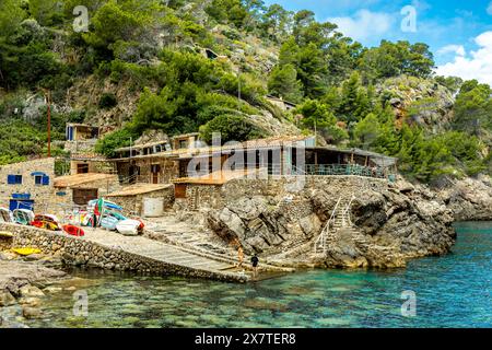 Küstenwanderung zur Bucht von Cala de Deià auf der wunderschönen Baleareninsel Mallorca - Spanien Stockfoto