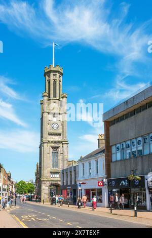 High Street, Ayr mit Blick auf den Wallace Tower. Ayrshire, Schottland, Vereinigtes Königreich Stockfoto